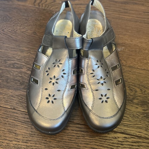 Fly flot size sandals - fly,
