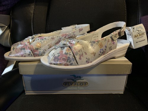 Fly flot white floral - floral, sandals